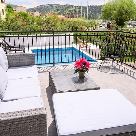 Mila And Jurija Formenti 2 Apartments In Heart Of Nautic Marina, With Heated Swimming Pool, Bikes, Sup, Kajak Skradin Bagian luar foto