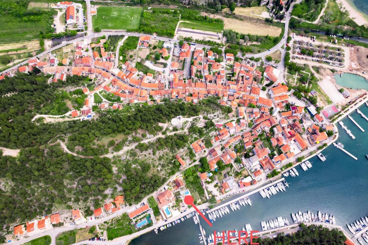 Mila And Jurija Formenti 2 Apartments In Heart Of Nautic Marina, With Heated Swimming Pool, Bikes, Sup, Kajak Skradin Bagian luar foto