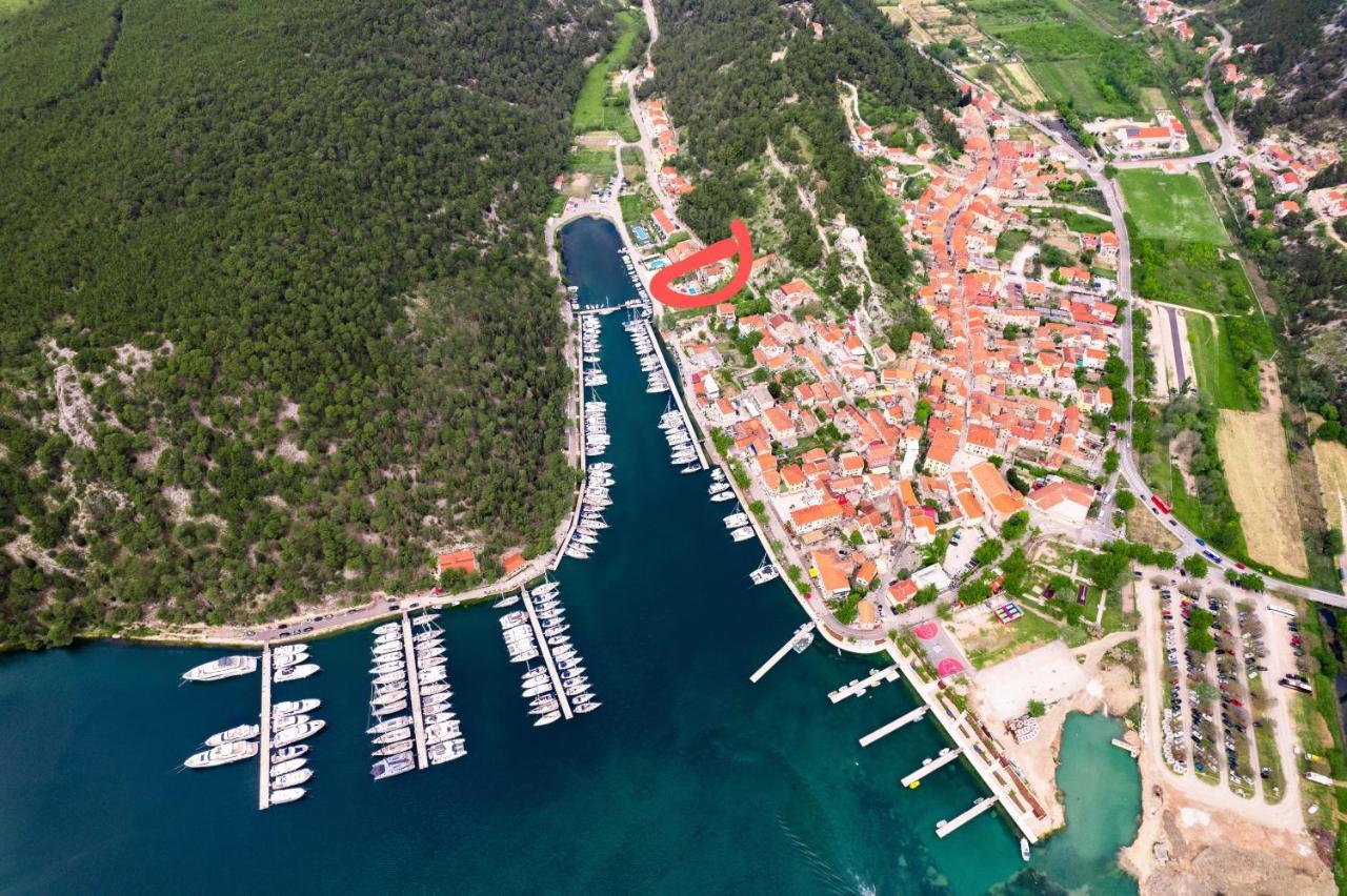 Mila And Jurija Formenti 2 Apartments In Heart Of Nautic Marina, With Heated Swimming Pool, Bikes, Sup, Kajak Skradin Bagian luar foto