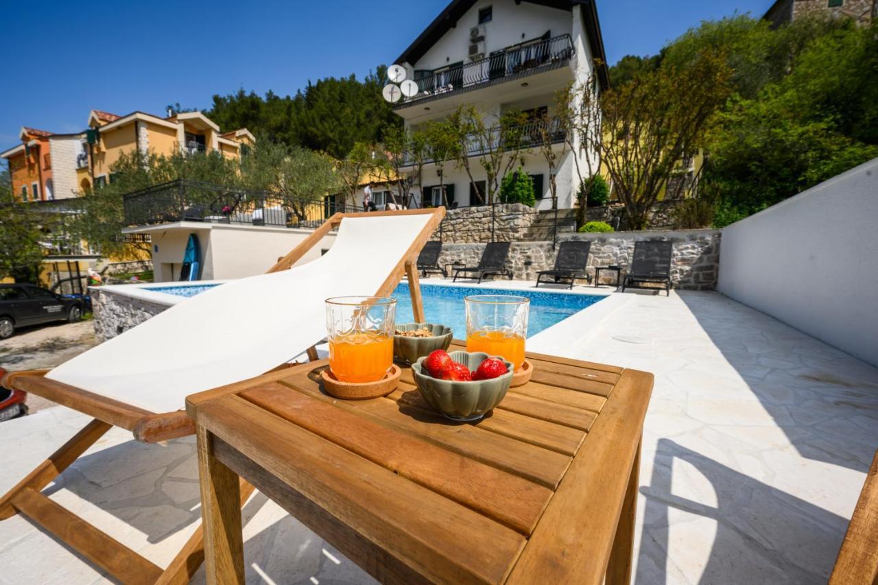 Mila And Jurija Formenti 2 Apartments In Heart Of Nautic Marina, With Heated Swimming Pool, Bikes, Sup, Kajak Skradin Bagian luar foto