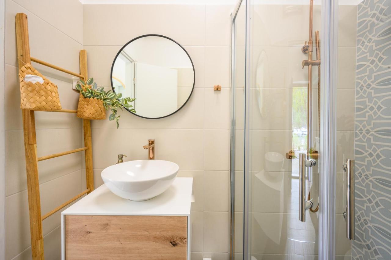 Mila And Jurija Formenti 2 Apartments In Heart Of Nautic Marina, With Heated Swimming Pool, Bikes, Sup, Kajak Skradin Bagian luar foto