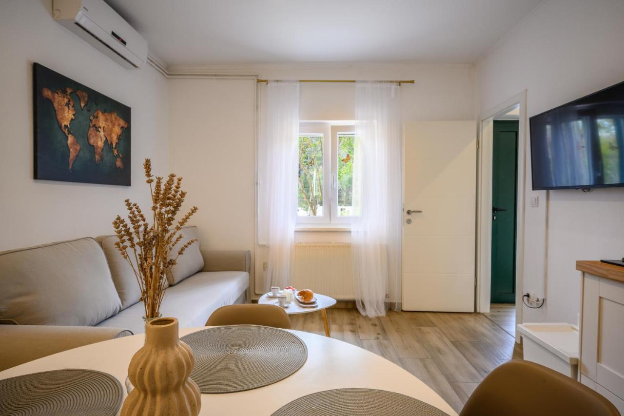 Mila And Jurija Formenti 2 Apartments In Heart Of Nautic Marina, With Heated Swimming Pool, Bikes, Sup, Kajak Skradin Bagian luar foto