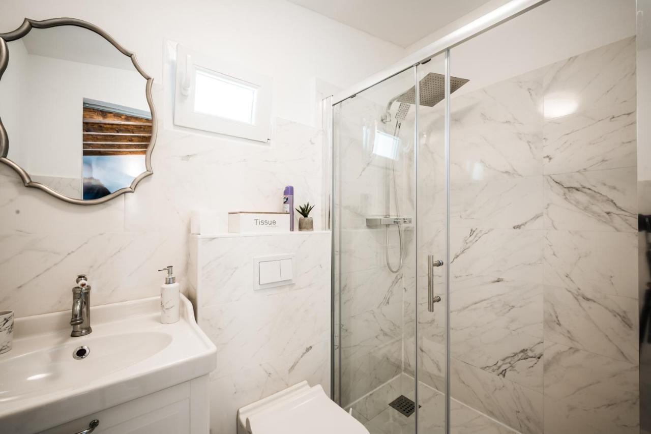 Mila And Jurija Formenti 2 Apartments In Heart Of Nautic Marina, With Heated Swimming Pool, Bikes, Sup, Kajak Skradin Bagian luar foto