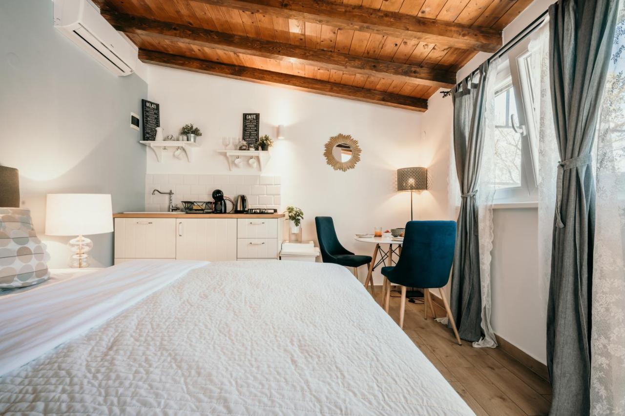 Mila And Jurija Formenti 2 Apartments In Heart Of Nautic Marina, With Heated Swimming Pool, Bikes, Sup, Kajak Skradin Bagian luar foto
