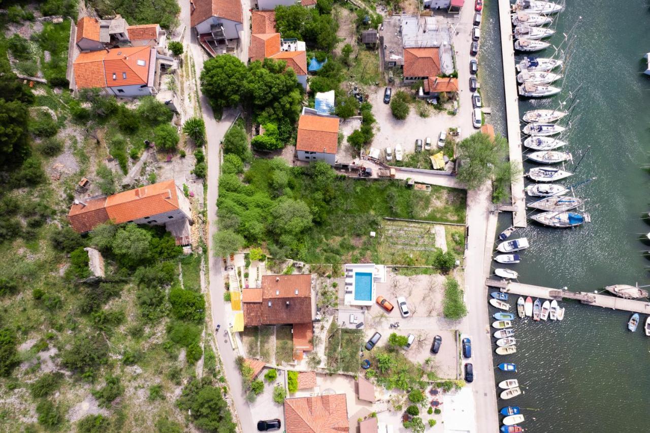 Mila And Jurija Formenti 2 Apartments In Heart Of Nautic Marina, With Heated Swimming Pool, Bikes, Sup, Kajak Skradin Bagian luar foto